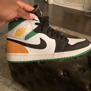 Jordan 1 Mid “Oakland”, size 8